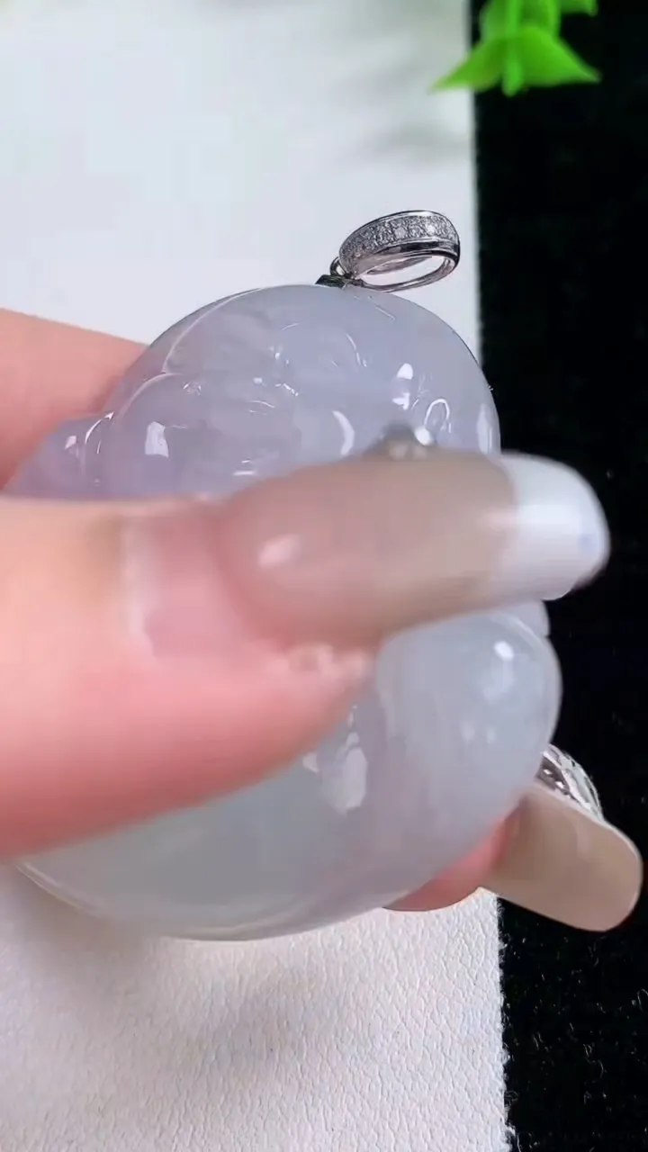 天然A货翡翠佛公吊坠，尺寸46.4-46.8-8.8，重量:34.29g
1月27日