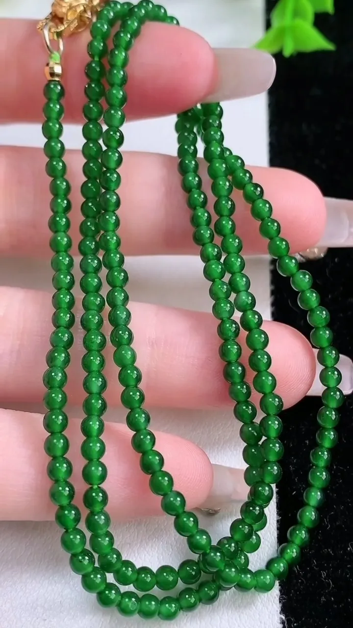 天然A货翡翠小米珠项链，尺寸3，重量:10.82g
1月27日