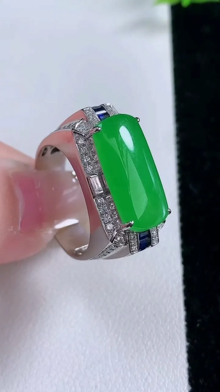 天然A货翡翠马鞍戒指，尺寸20-18-8-8.3，重量:11.51g2026年1月27日
工厂直销收