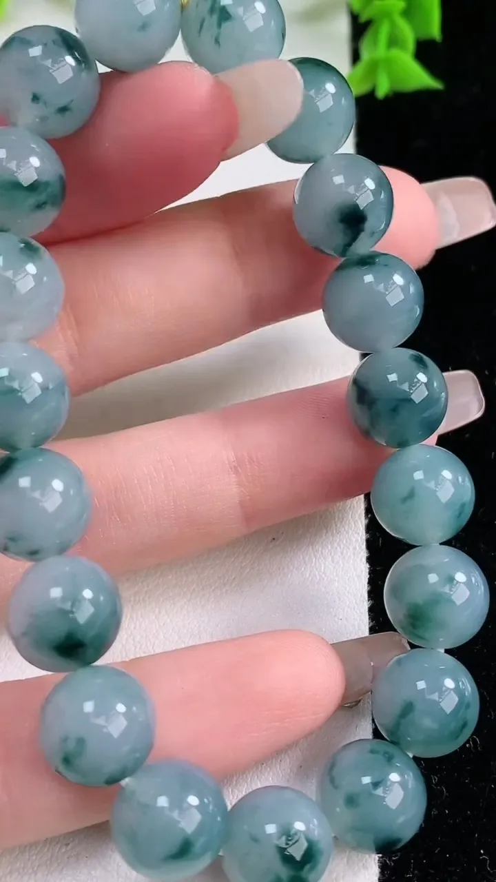 天然A货翡翠种飘花圆珠手串，尺寸10-19颗，重量:36.23g1月27日
工厂直销收藏佳品,种好水
