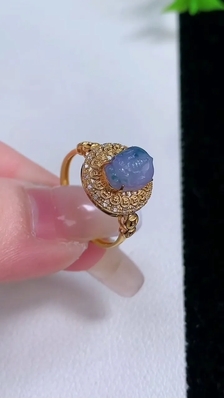 天然A货翡翠18K金紫罗兰貔貅戒指，尺寸17-8-6-7.6，重量:2.05g2026年1月27日
