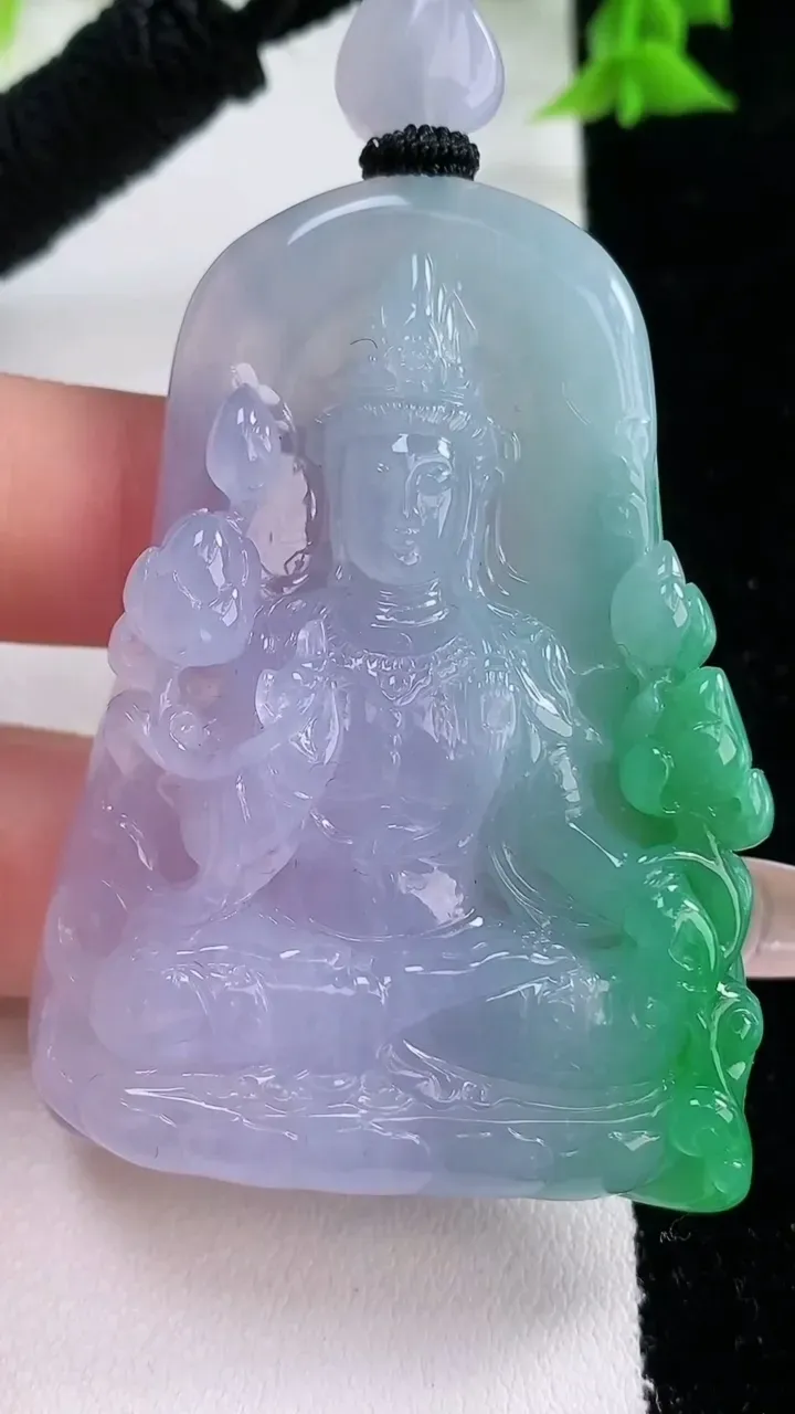 天然A货翡翠春带彩紫罗兰大势至菩萨吊坠，尺寸56-41-11，重量:48.26g
1月27日