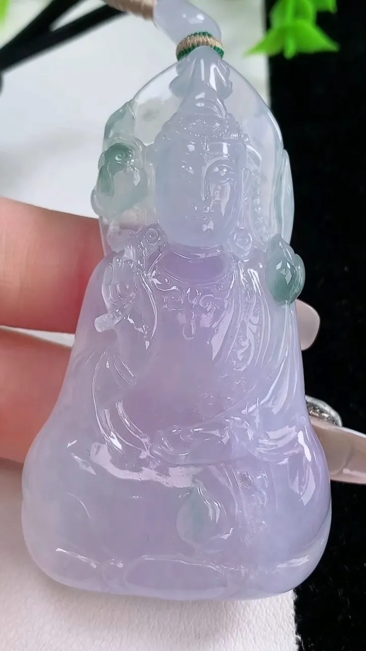 天然A货翡翠紫罗兰大势至菩萨吊坠，尺寸65.8-37-10.4，重量:50.88g
1月27日