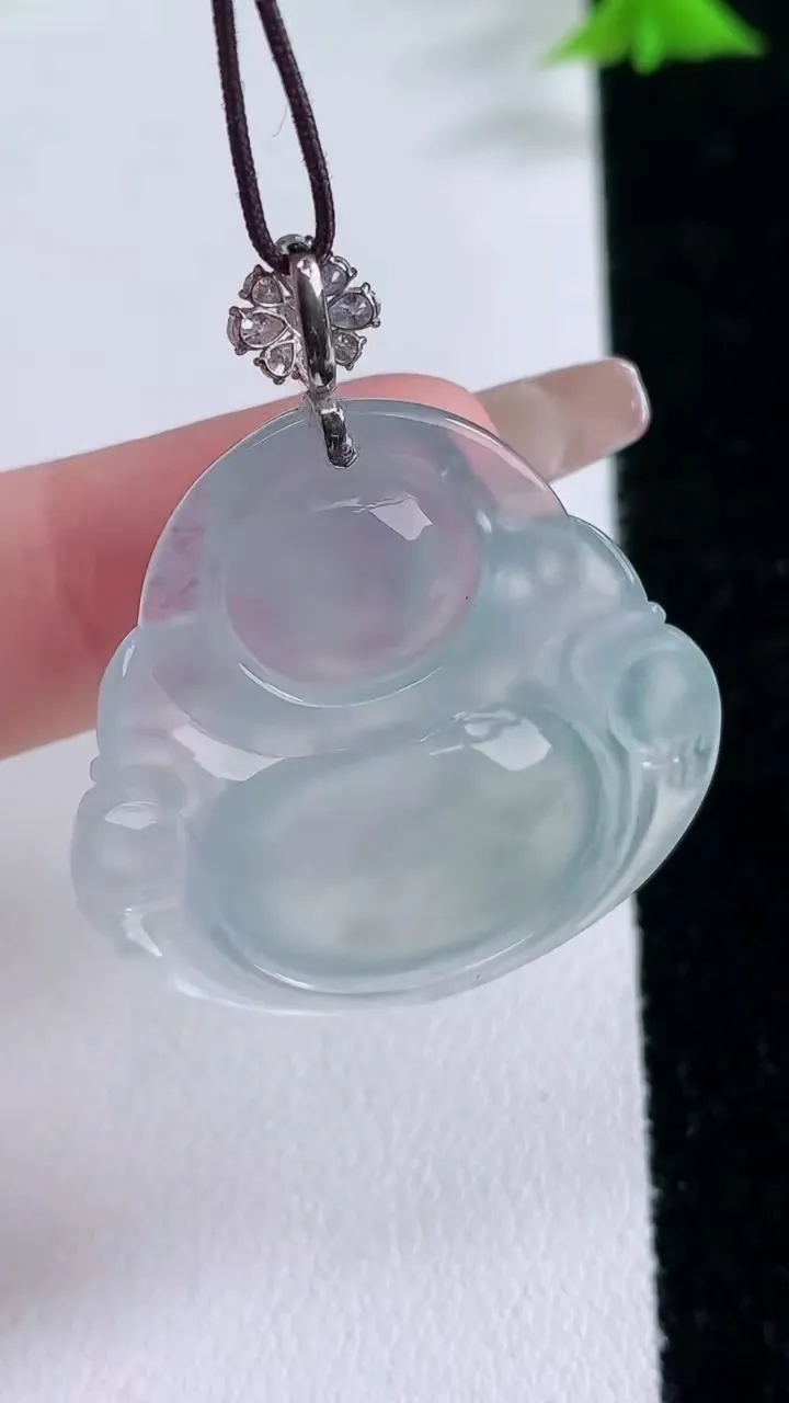 天然A货翡翠佛公吊坠，尺寸29.6-31.8-5.8，重量:8.75g
1月27日