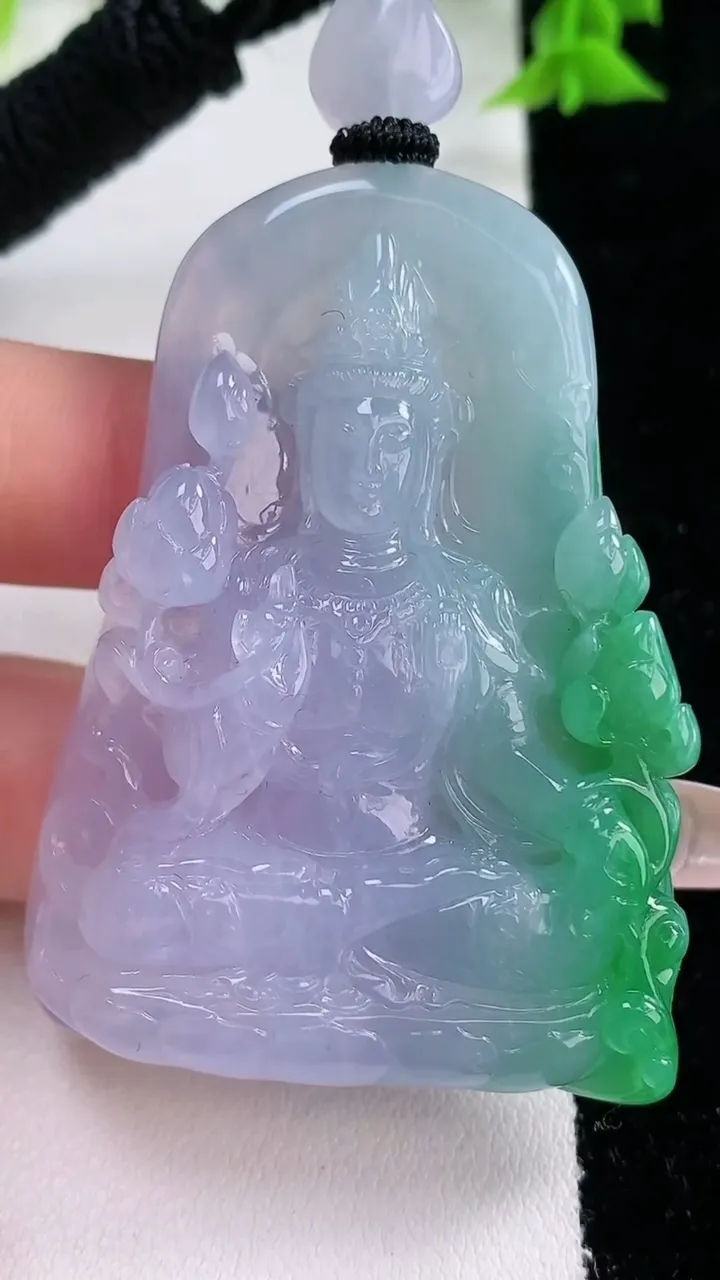 天然A货翡翠春带彩紫罗兰大势至菩萨吊坠，尺寸56-41-11，重量:48.26g
1月27日