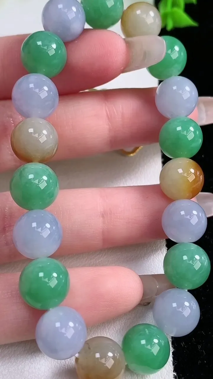 天然A货翡翠三彩圆珠手串，尺寸10-19颗，重量:33.13g1月27日
工厂直销收藏佳品,种好水足