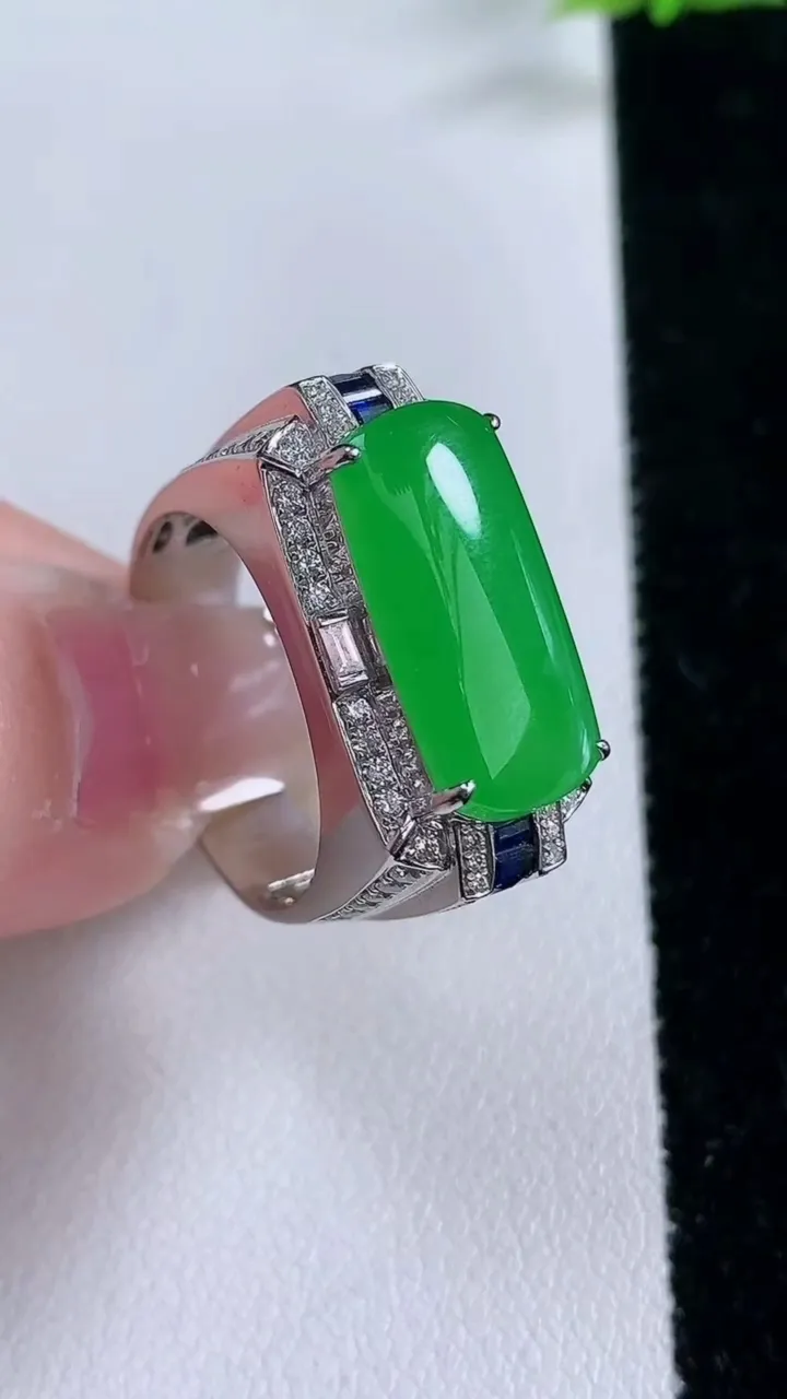 天然A货翡翠马鞍戒指，尺寸20-18-8-8.3，重量:11.51g2026年1月27日
工厂直销收