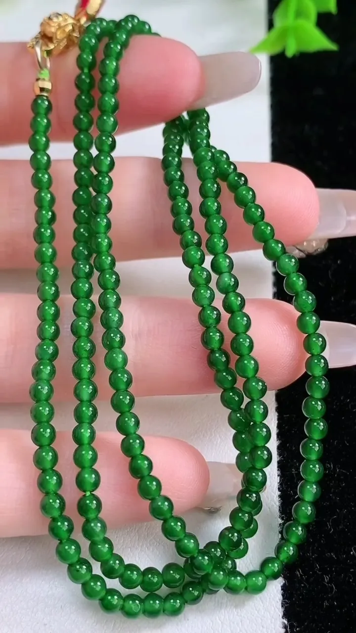 天然A货翡翠小米珠项链，尺寸3，重量:10.82g
1月27日