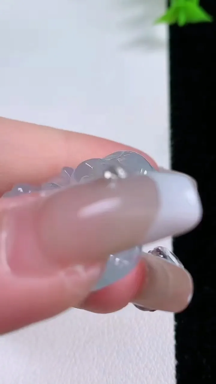 天然A货翡翠冰种飘花佛公吊坠，尺寸30.2-34-6，重量:9.36g
1月27日