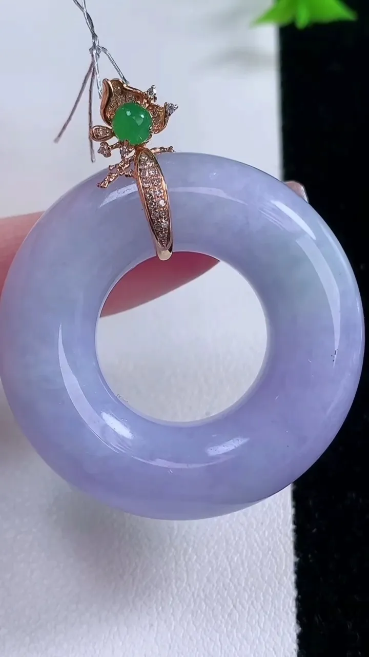 天然A货翡翠18K金紫罗兰平安环吊坠，尺寸38-11，重量:27.57g
1月27日