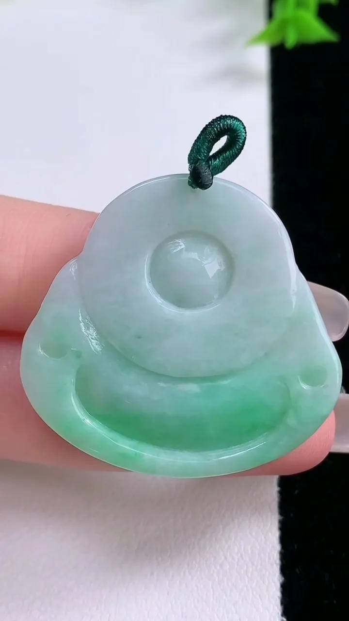 天然A货翡翠佛公吊坠，尺寸33.8-36-5.5，重量:11.43g
1月27日