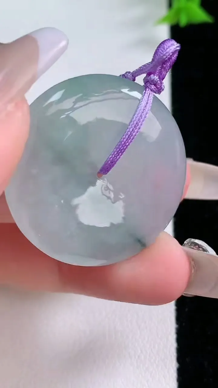 天然A货翡翠飘花平安扣吊坠，尺寸31.3-6，重量:12.11g
1月27日