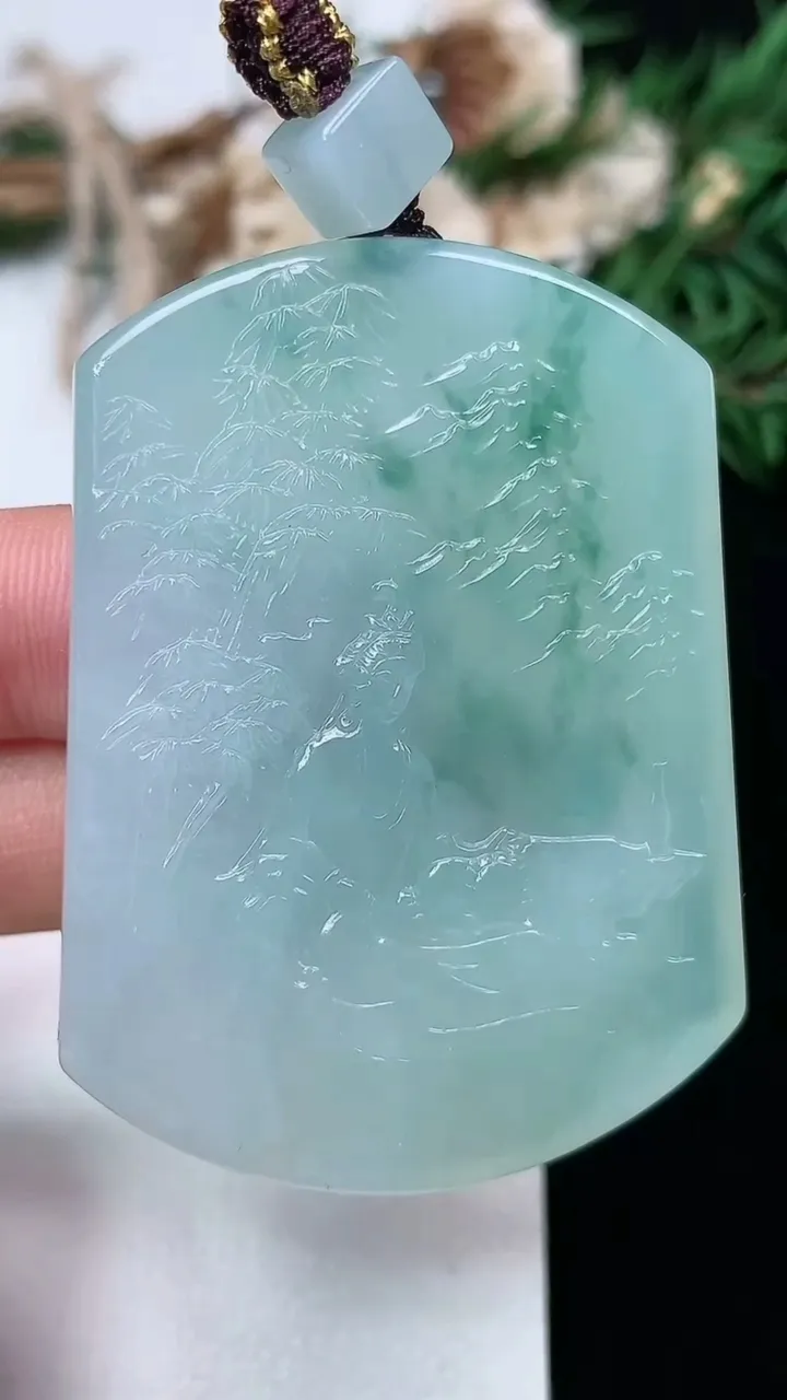 天然A货翡翠飘花山水观音菩萨吊坠，尺寸52.2-38.7-5.6，重量:29.62g
1月27日