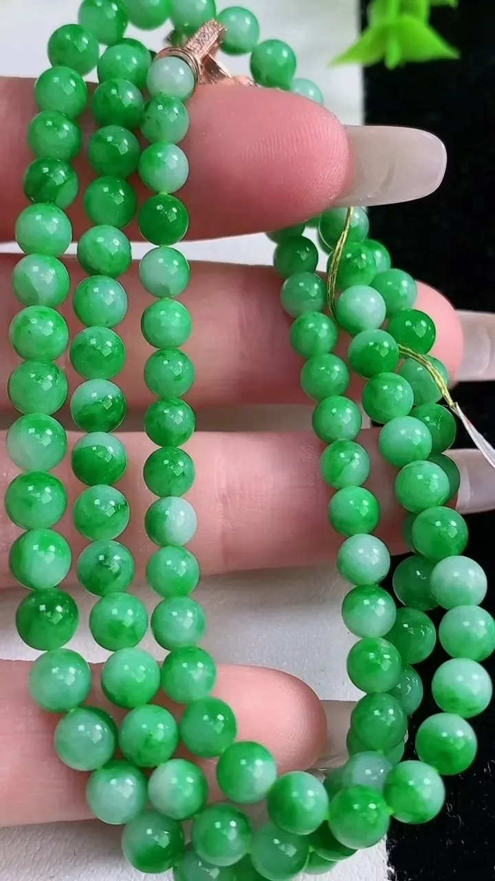 天然A货翡翠圆珠项链，尺寸5-109颗，重量:25.03g1月27日
工厂直销收藏佳品,种好水足，色泽均匀，有种有色，上手高大气！