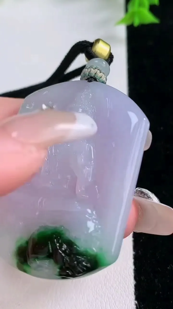 天然A货翡翠春带彩紫罗兰文殊菩萨吊坠，尺寸47.7-37.3-5.6，重量:25.75g
1月27日