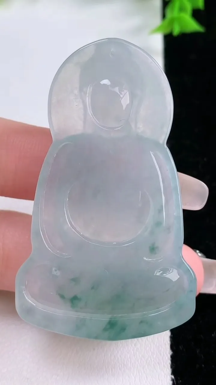 天然A货翡翠冰种飘花大日如来吊坠，尺寸57.6-35-5，重量:19.77g
1月27日