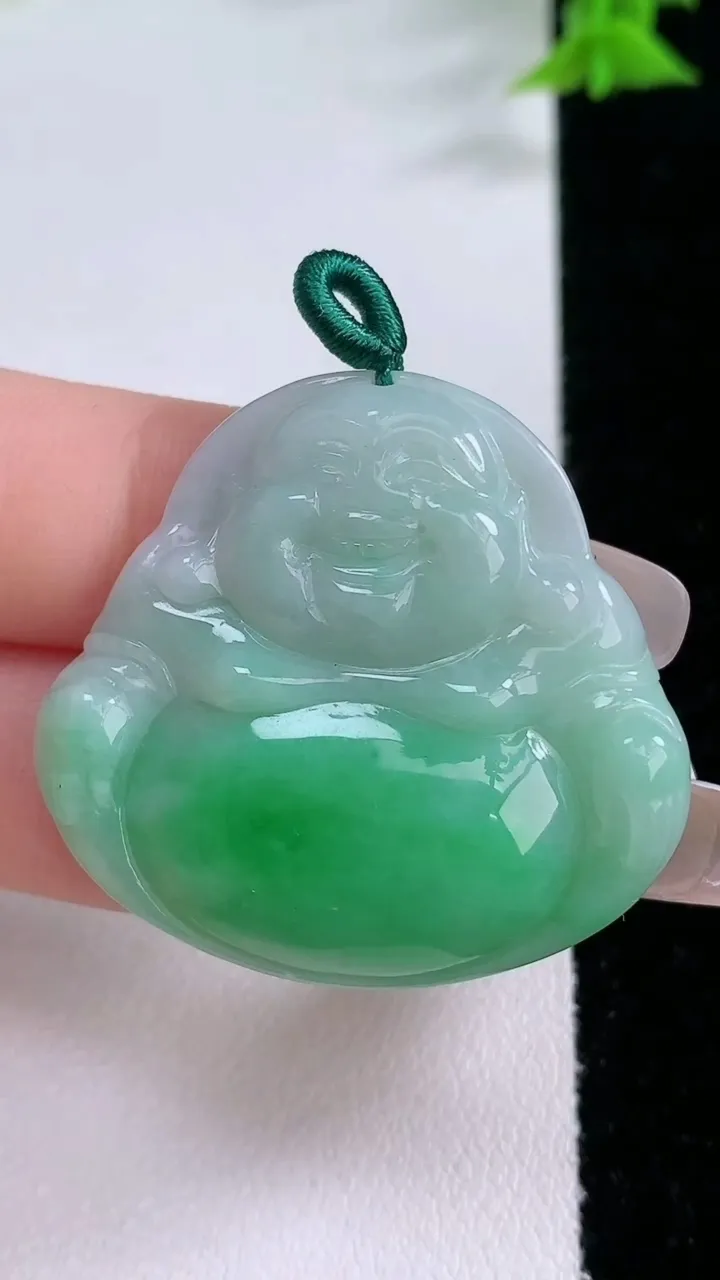 天然A货翡翠佛公吊坠，尺寸33.8-36-5.5，重量:11.43g
1月27日