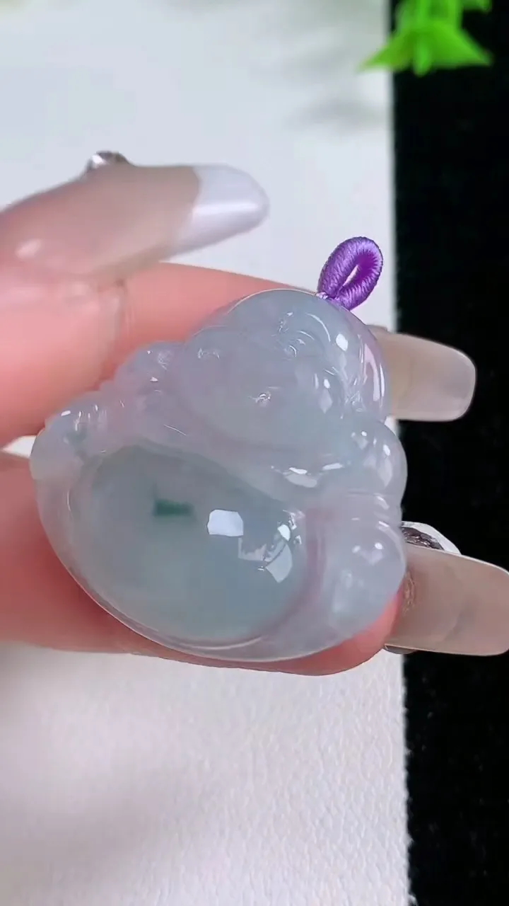 天然A货翡翠冰种飘花佛公吊坠，尺寸29.3-32-6，重量:8.20g
1月27日