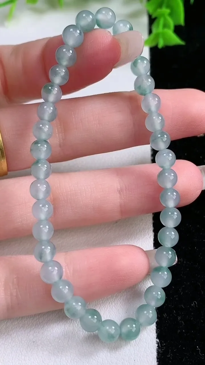 天然A货翡翠种飘花圆珠手串，尺寸5-36颗，重量:8.23g1月27日
工厂直销收藏佳品,种好水足，