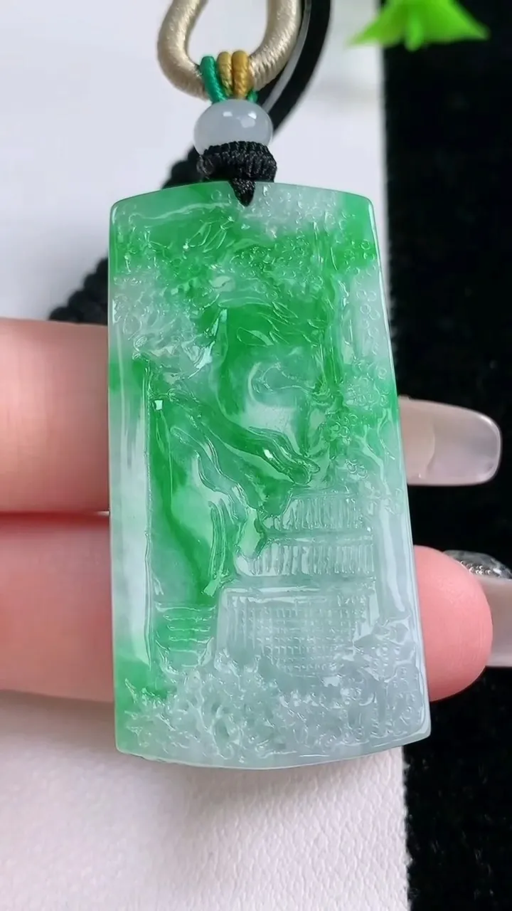 天然A货翡翠山水牌吊坠，尺寸46.8-23.7-7.7，重量:21.50g
1月27日