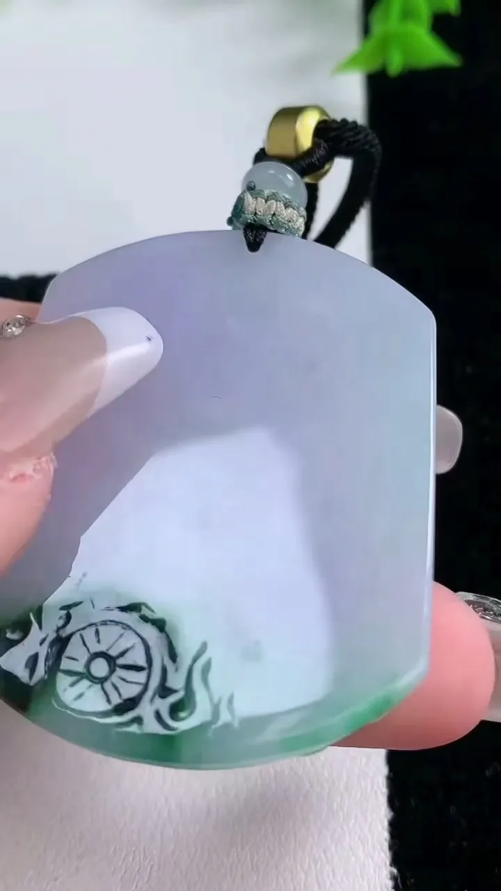 天然A货翡翠春带彩紫罗兰文殊菩萨吊坠，尺寸47.7-37.3-5.6，重量:25.75g
1月27日