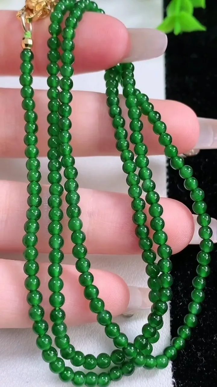 天然A货翡翠小米珠项链，尺寸3，重量:10.82g
1月27日