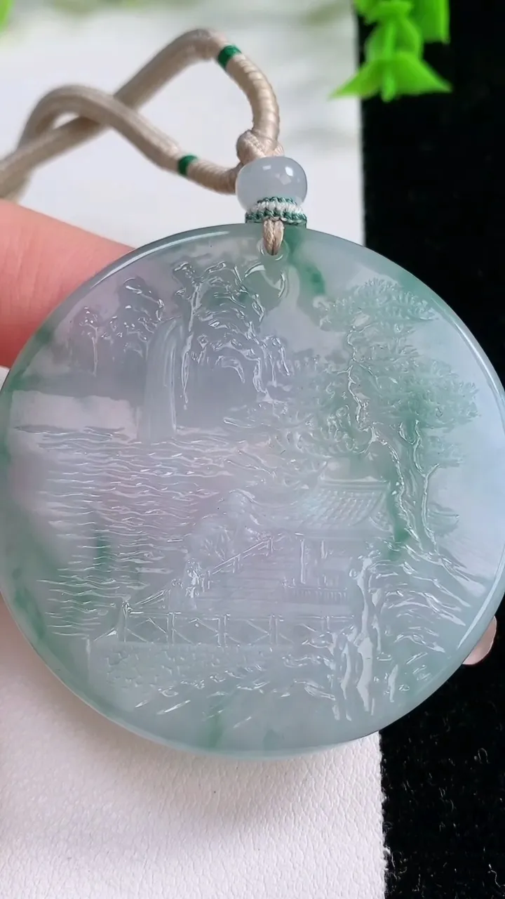 天然A货翡翠种飘花山水牌吊坠，尺寸51.5-5.4，重量:39.60g
1月27日