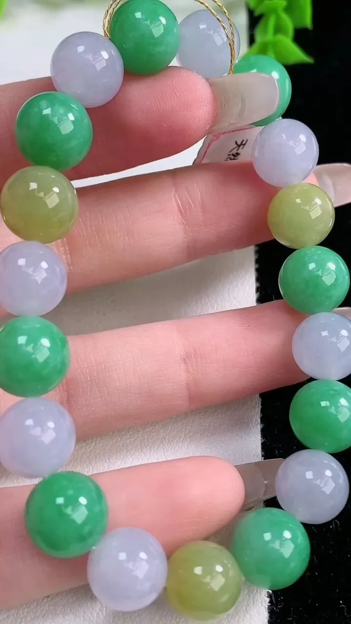 天然A货翡翠三彩圆珠手串，尺寸10-19颗，重量:34.05g1月27日
工厂直销收藏佳品,种好水足
