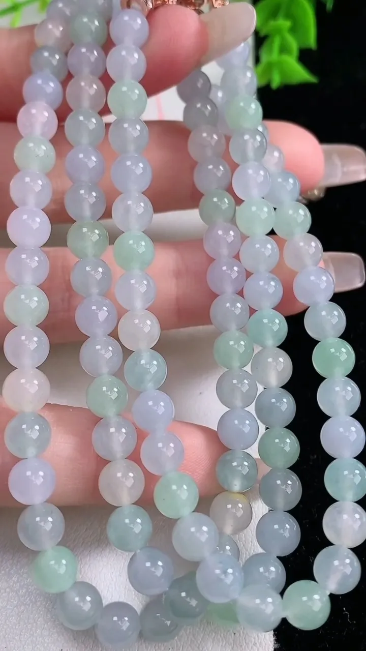 天然A货翡翠种三彩圆珠项链，尺寸6-108颗，重量:41.02g1月27日
工厂直销收藏佳品,种好水足，色泽均匀，有种有色，上手高大气！