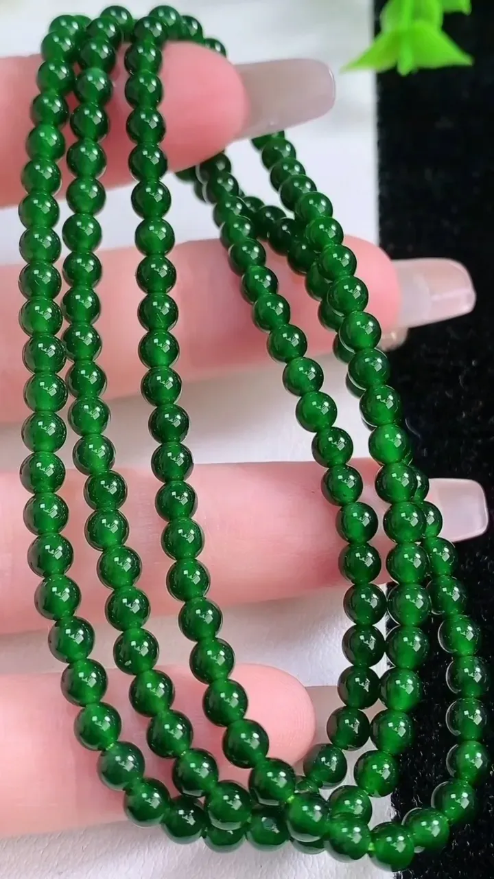 天然A货翡翠小米珠项链，尺寸4-150颗，重量:16.07g1月27日
工厂直销收藏佳品,种好水足，色泽均匀，有种有色，上手高大气！