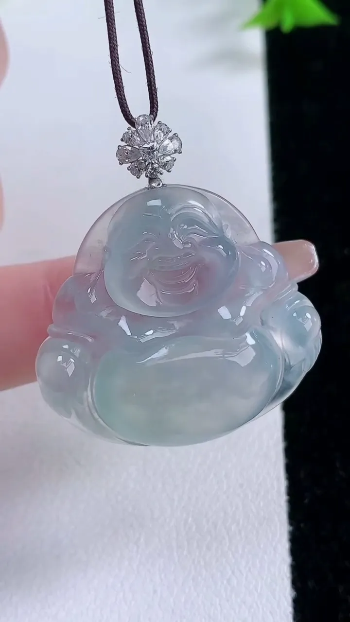 天然A货翡翠佛公吊坠，尺寸29.6-31.8-5.8，重量:8.75g
1月27日