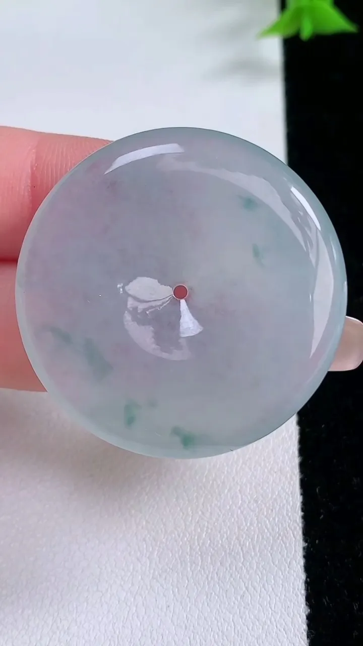 天然A货翡翠种飘花平安扣吊坠，尺寸36-6，重量:17.76g
1月27日