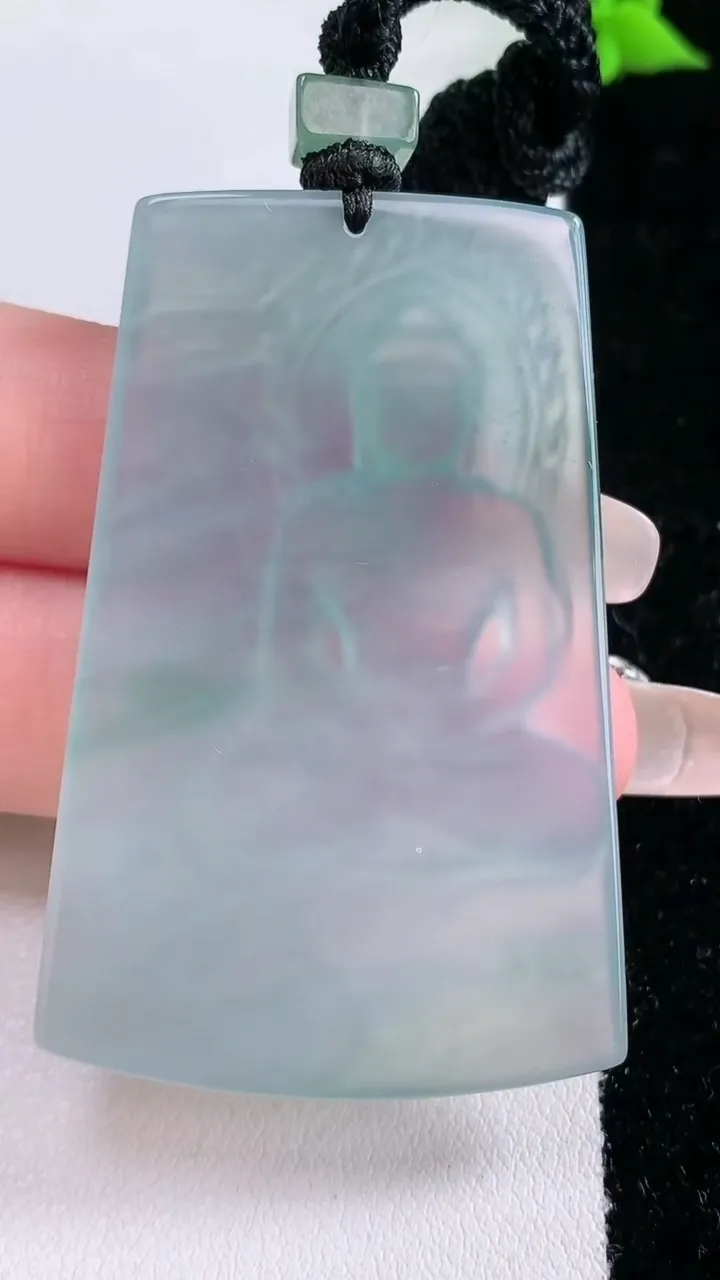 天然A货翡翠大日如来吊坠，尺寸53.8-34-4.6，重量:25.63g
1月27日