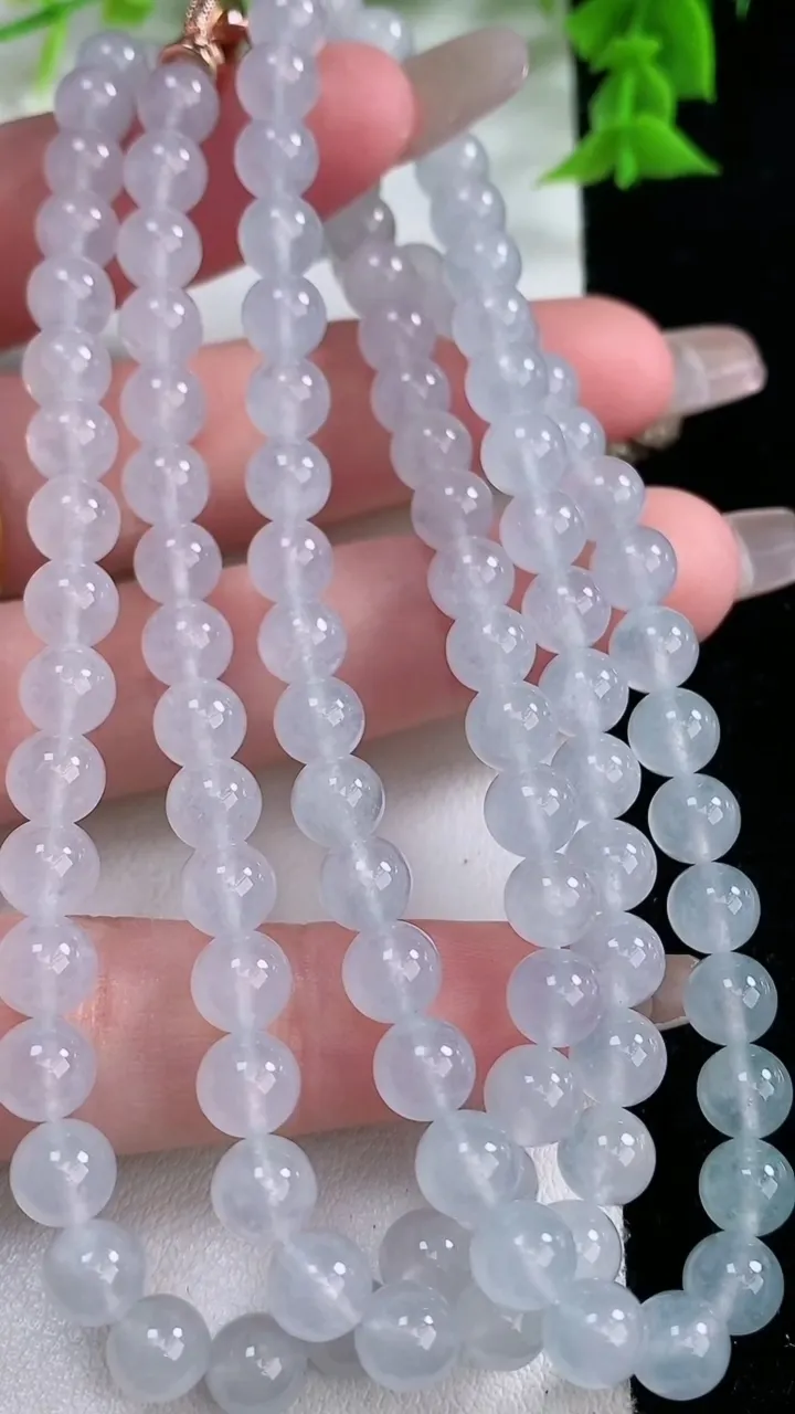 天然A货翡翠种白冰圆珠项链，尺寸6.2-108颗，重量:45.83g1月27日
工厂直销收藏佳品,种好水足，色泽均匀，有种有色，上手高大气！
