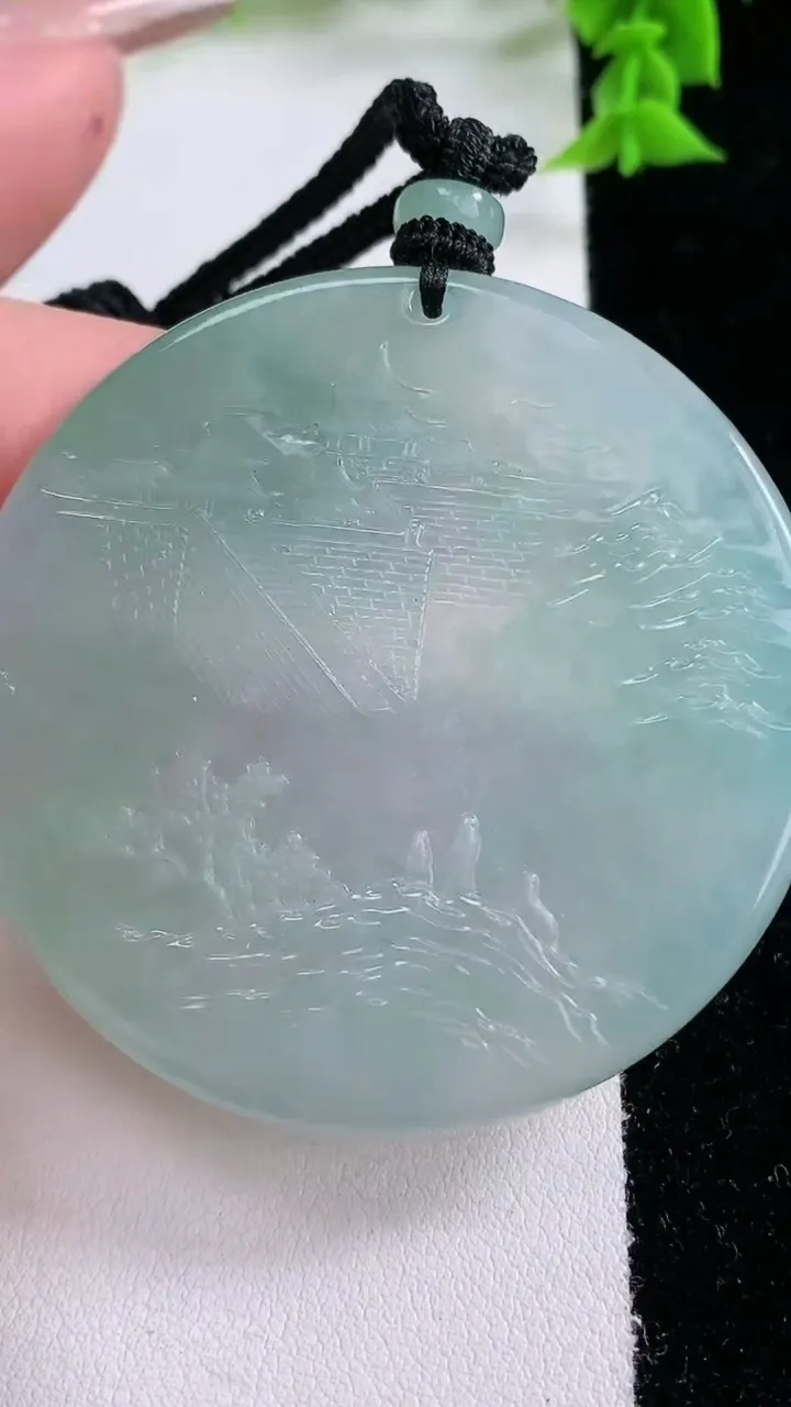 天然A货翡翠山水牌吊坠，尺寸56.4-5，重量:47.23g
1月27日