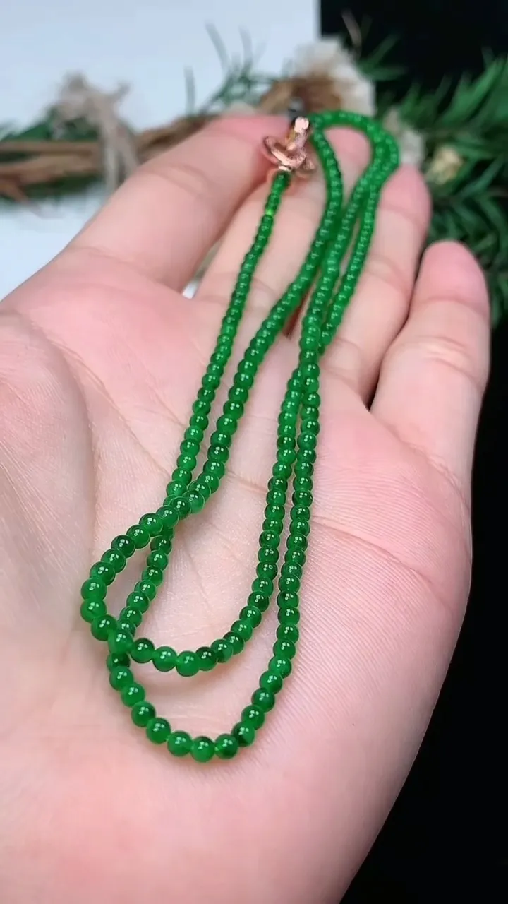 天然A货翡翠小米珠项链，尺寸2.4-226颗，重量:7.34g1月27日
工厂直销收藏佳品,种好水足
