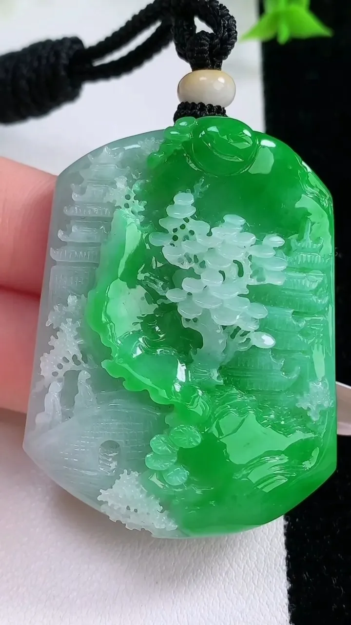 天然A货翡翠山水牌吊坠，尺寸49.8-38.2-9，重量:36.20g
1月27日