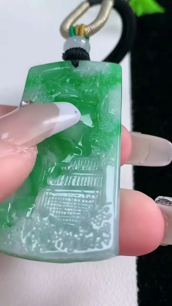 天然A货翡翠山水牌吊坠，尺寸46.8-23.7-7.7，重量:21.50g
1月27日