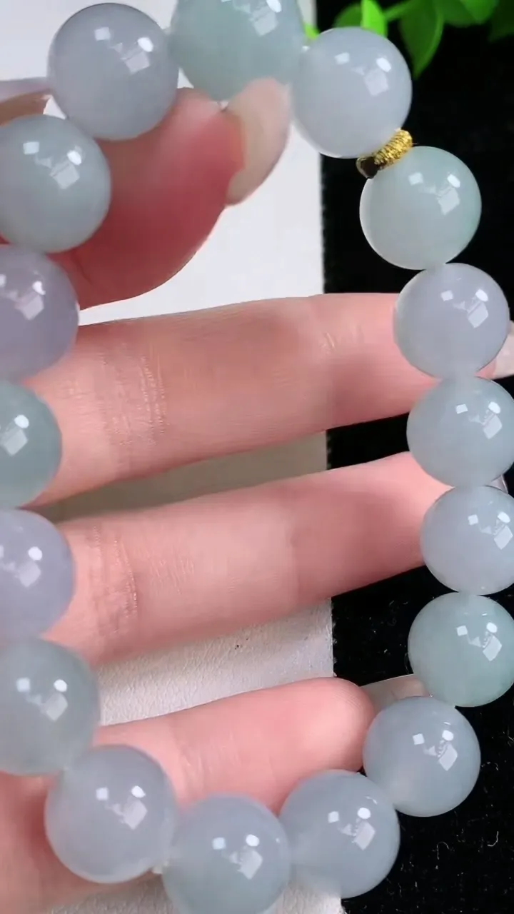 天然A货翡翠圆珠手串，尺寸11-17颗，重量:41.00g1月28日
工厂直销收藏佳品,种好水足，色