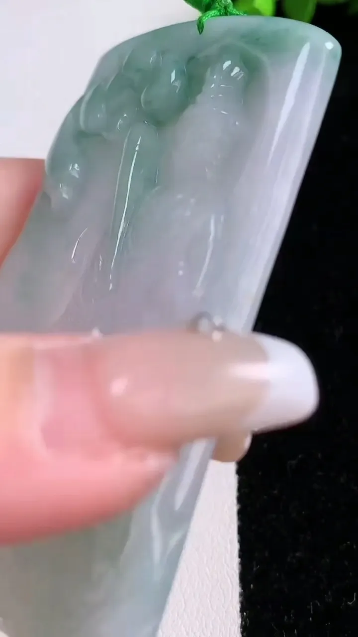 天然A货翡翠飘花文殊菩萨吊坠，尺寸75-47-4.7，重量:44.31g
1月28日