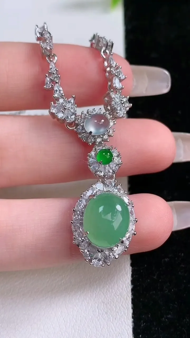 天然A货翡翠蛋面项链，尺寸11-8.8-9.8，重量:8.80g1月28日
工厂直销收藏佳品,种好水