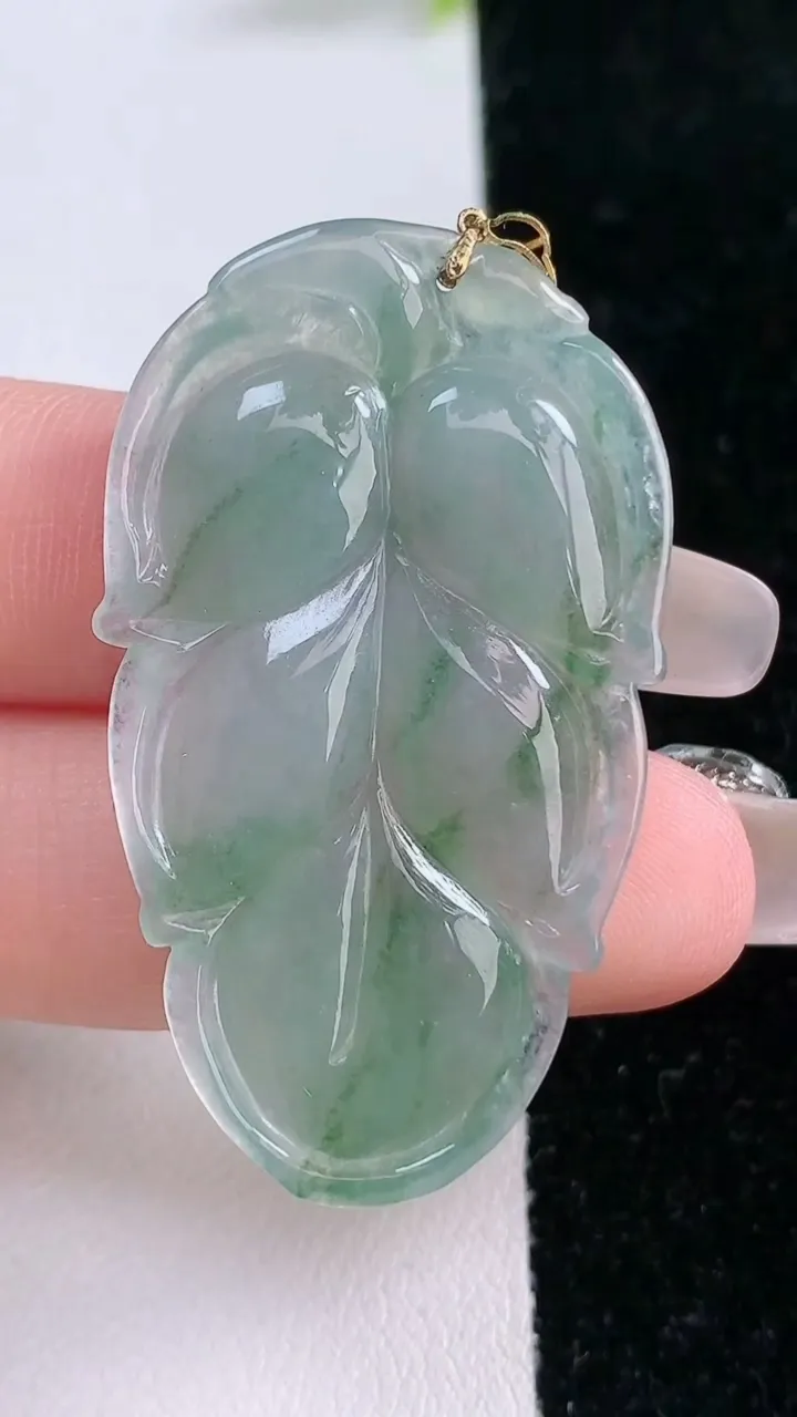 天然A货翡翠18K金飘花金枝玉叶 叶子吊坠，尺寸44-25.5-4，重量:8.26g
1月28日