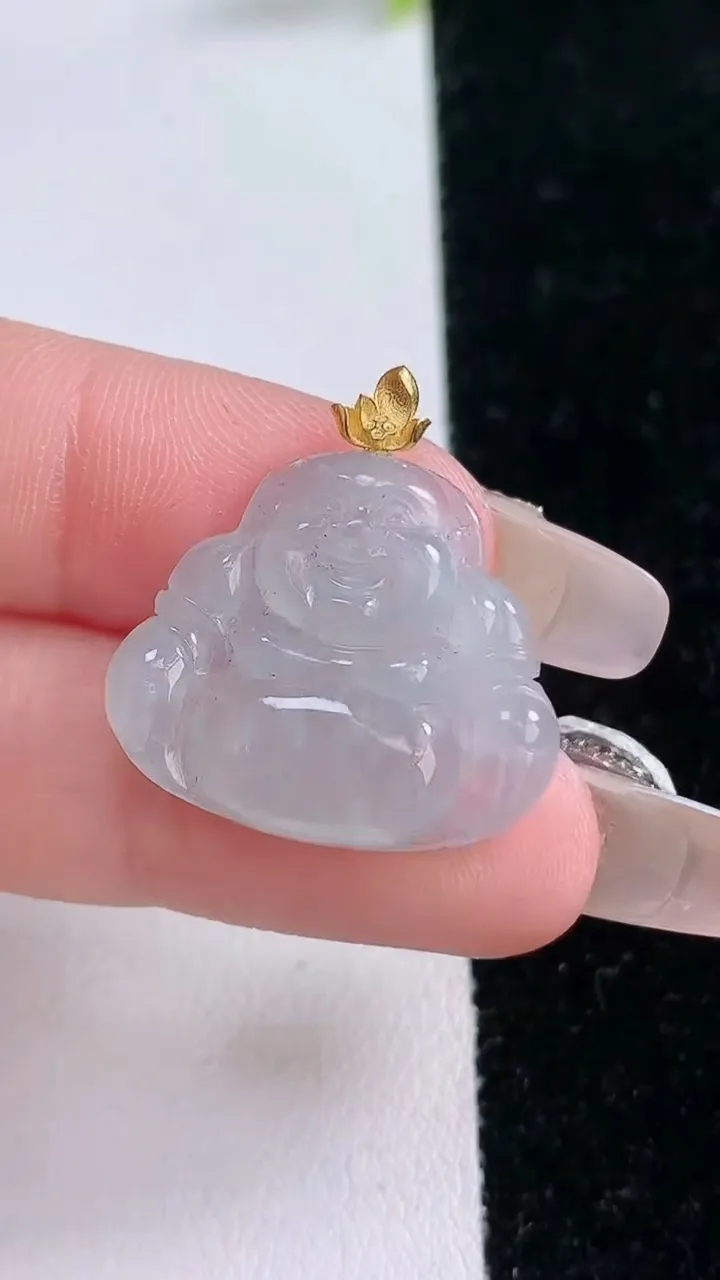 天然A货翡翠种飘花佛公吊坠，尺寸20-23-3.5，重量:2.95g
1月28日