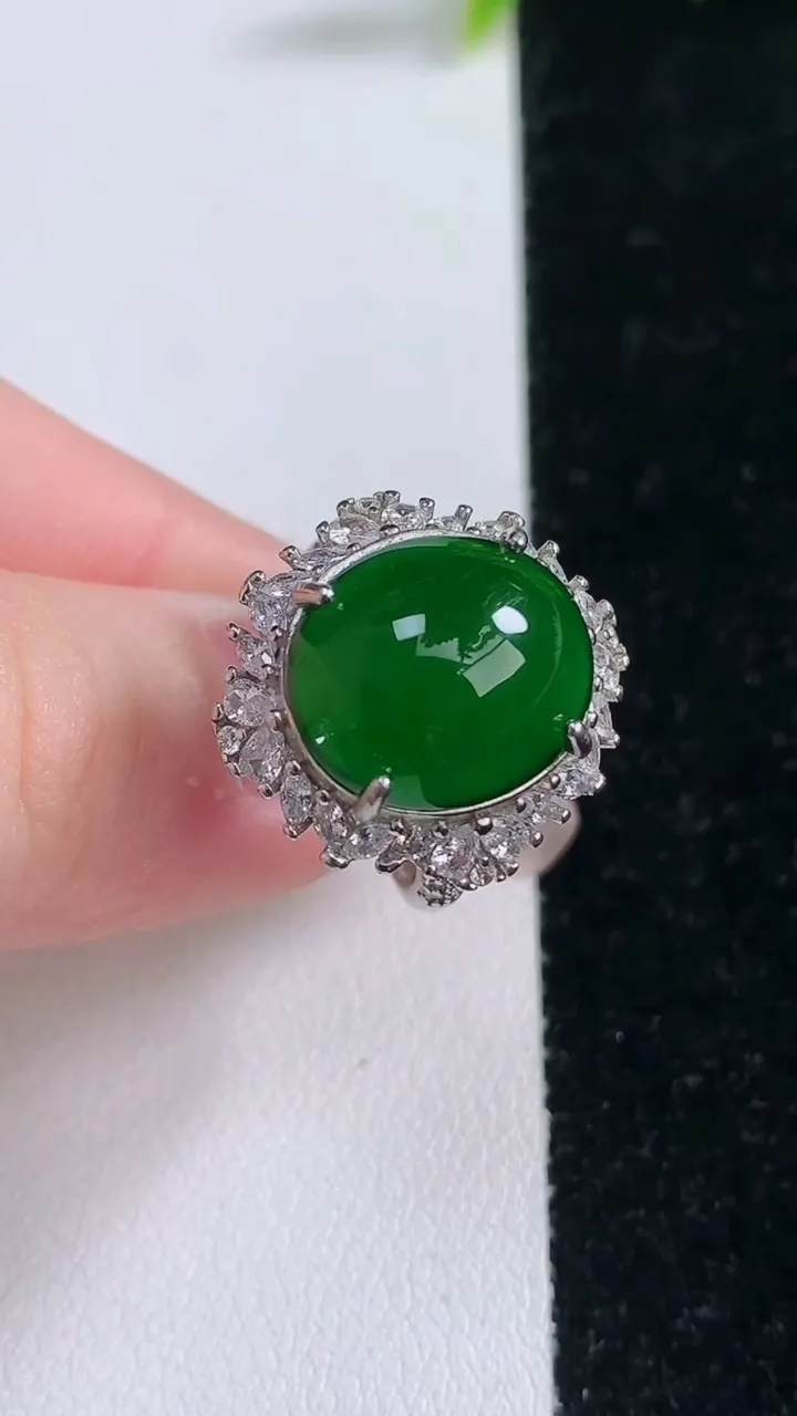 天然A货翡翠蛋面戒指，尺寸14.6-12.2-11.6，重量:5.13g2026年1月28日
工厂直
