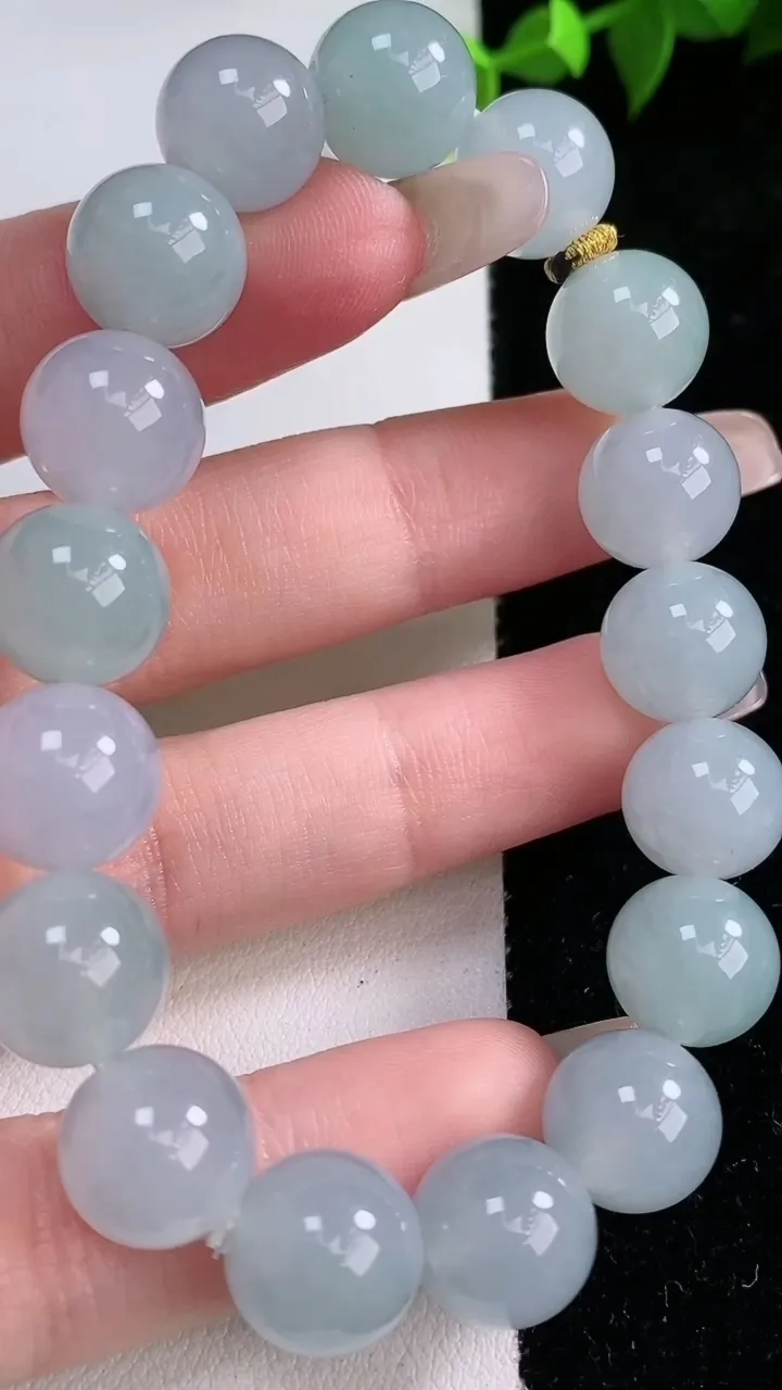 天然A货翡翠圆珠手串，尺寸11-17颗，重量:41.00g1月28日
工厂直销收藏佳品,种好水足，色