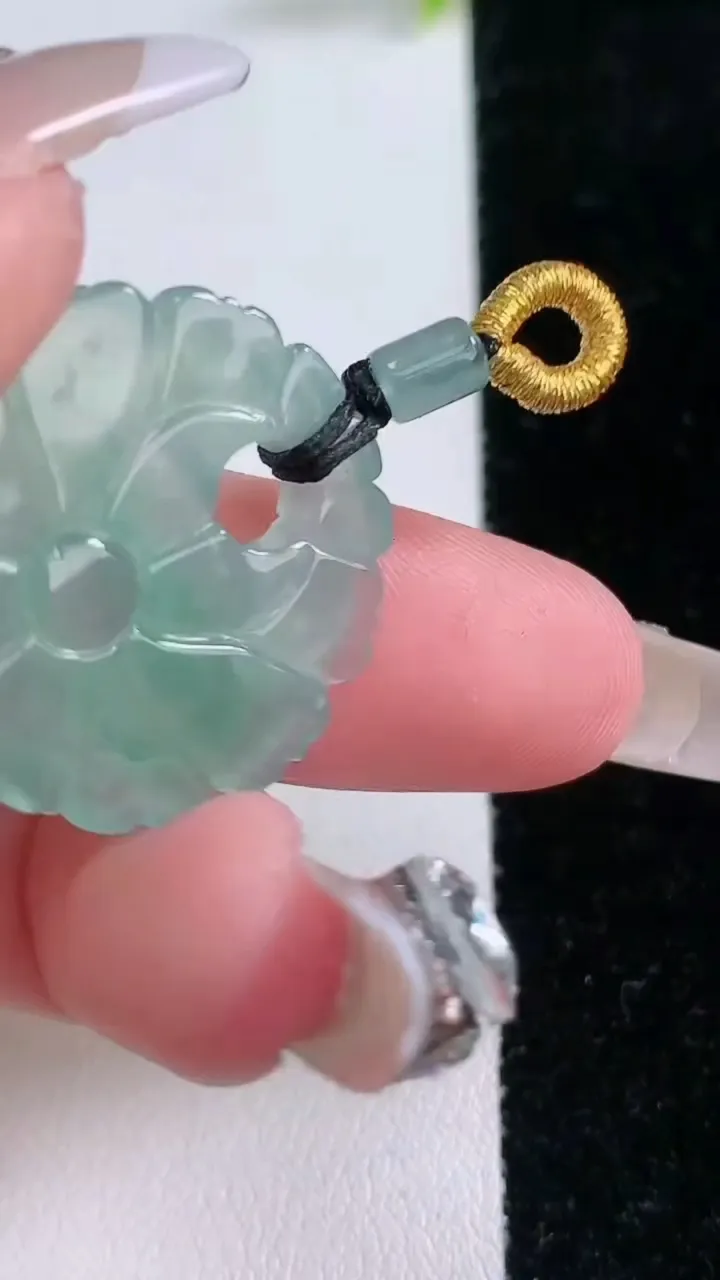 天然A货翡翠和和美美 荷花吊坠，尺寸24-25-5，重量:6.09g
1月28日