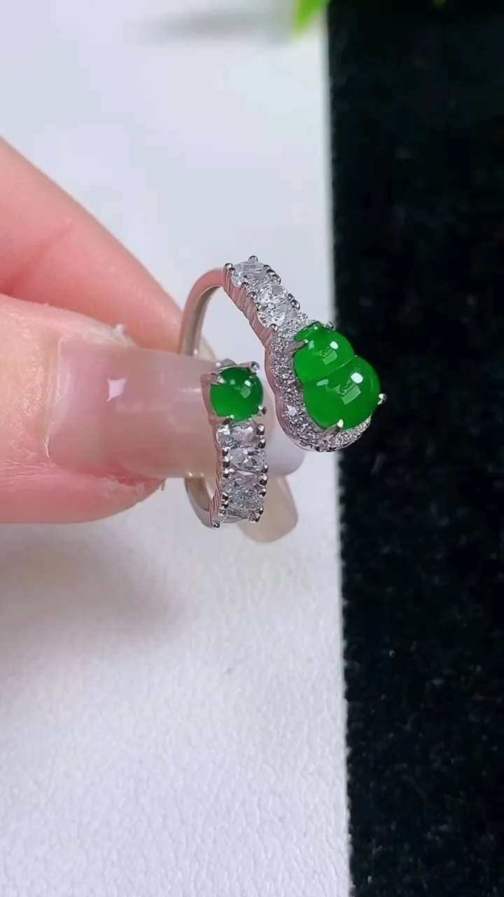 天然A货翡翠葫芦戒指，尺寸7.6-5.6-5，重量:2.42g2026年1月28日
工厂直销收藏佳品