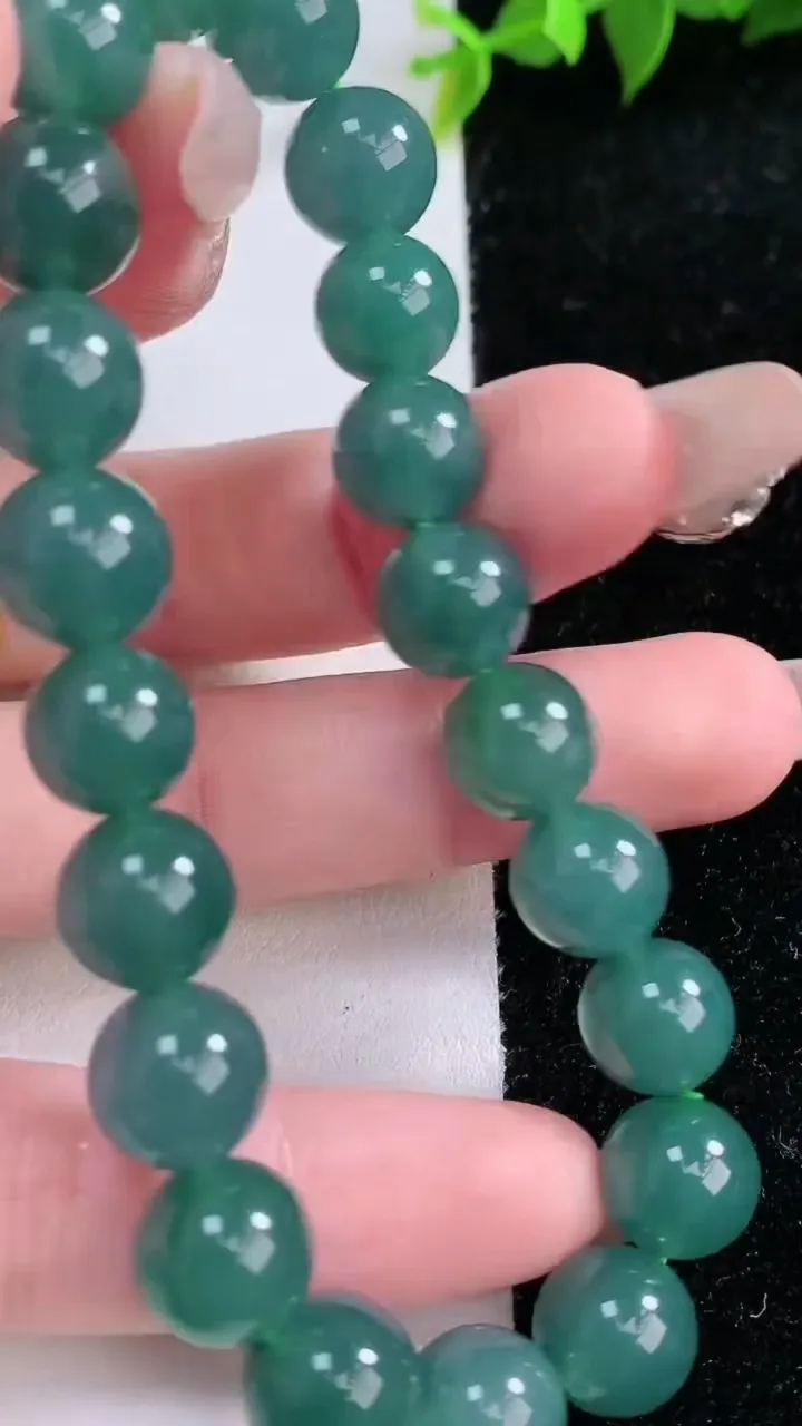 天然A货翡翠圆珠手串，尺寸9.7-21颗，重量:33.42g1月28日
工厂直销收藏佳品,种好水足，