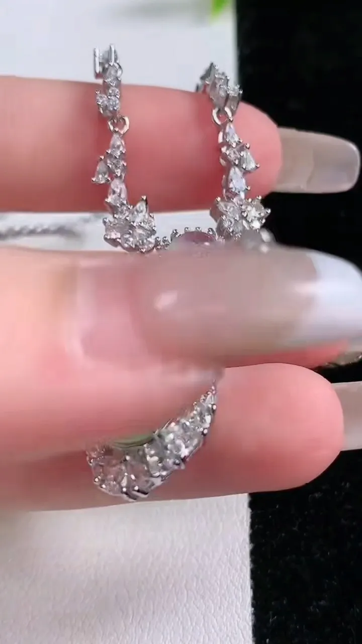 天然A货翡翠蛋面项链，尺寸11-8.8-9.8，重量:8.80g1月28日
工厂直销收藏佳品,种好水