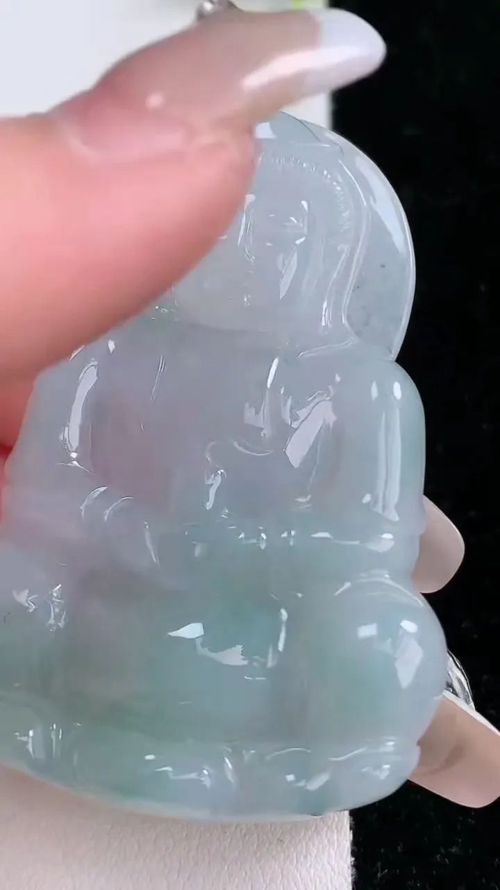 天然A货翡翠观音菩萨吊坠，尺寸55.2-38.8-5.8，重量:21.11g
1月28日